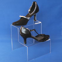 Warenpräsentation mit Deko-Treppen | LBDisplay