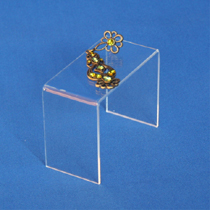 Warenpräsentation mit Deko-Brücken | LBDisplay